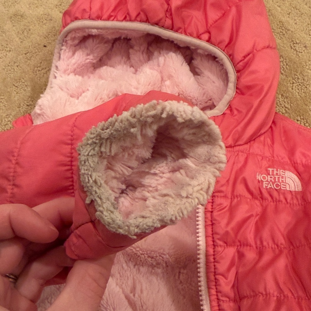 North Face Reversible Jacket 4T - Picture 5 of 7